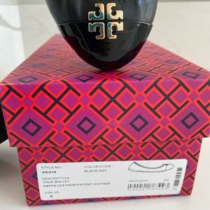 NEW IN BOX Tory Burch Ballet Flats Leather & Patent 8